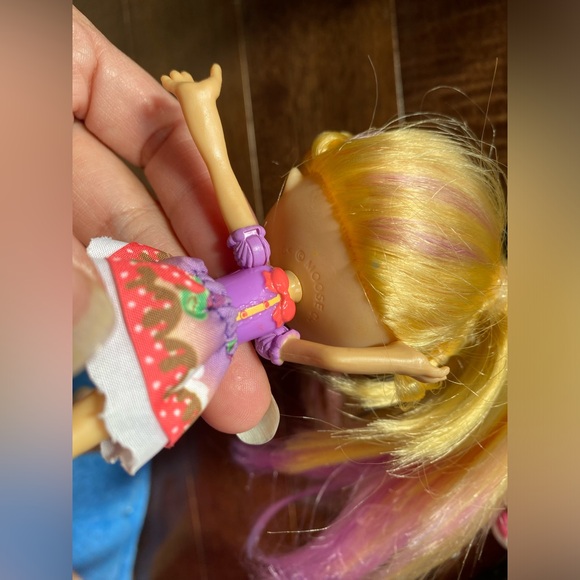 Assorted dolls, Shopkins and mattel & ddhung. Mini’s - Picture 4 of 8